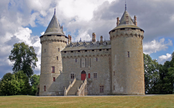 Старинный замок феодала