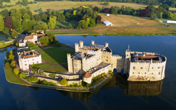 Замок Лидс в Англии