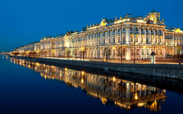 Вечер у Зимнего дворца