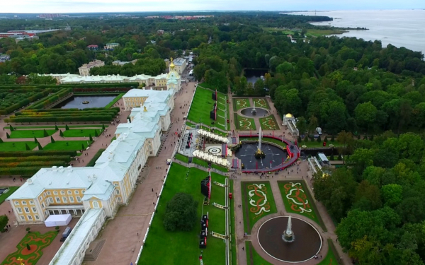 Дворцово-парковый ансамбль в Петергофе. Вид сверху