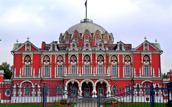 Москва Петровсий путевой дворец