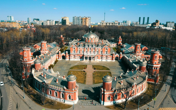 Петровский путевой дворец в Москве