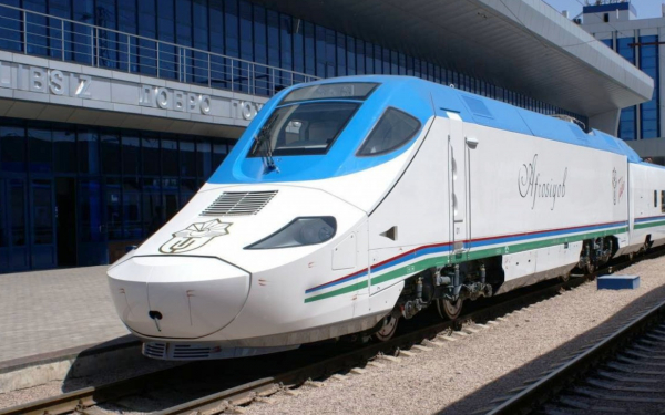 Скоростной электропоезд в Ташкенте