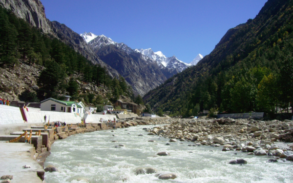 Река Ганг в горах Индии