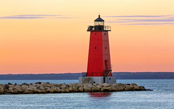 Маяк на озере Мичиган