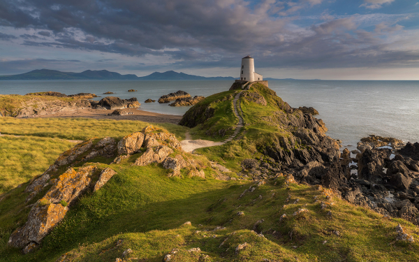Маяк на острове Англси