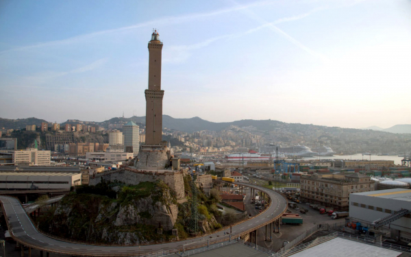 Маяк Ла Лантерна, Генуя, Италия