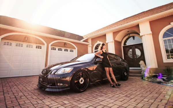 Девушка и Лексус