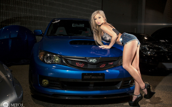 Девушка и Subaru WRX