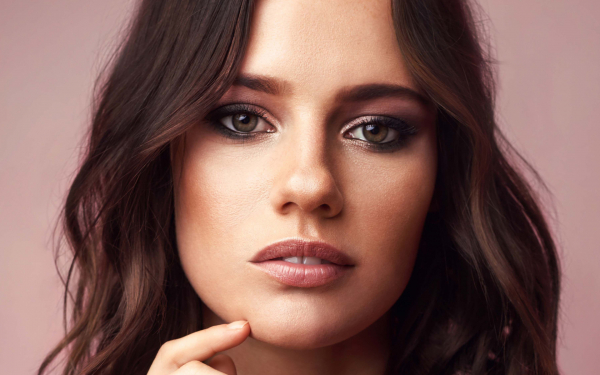 Лили Салливан