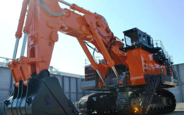 Экскаватор Hitachi EX8000 в конфигурации «обратная лопата»
