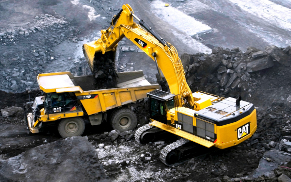 Экскаватор Caterpillar 390D