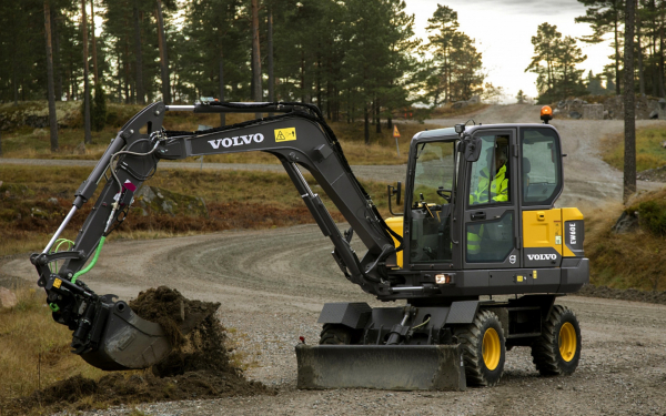 Колесный мини экскаватор Volvo EW60E