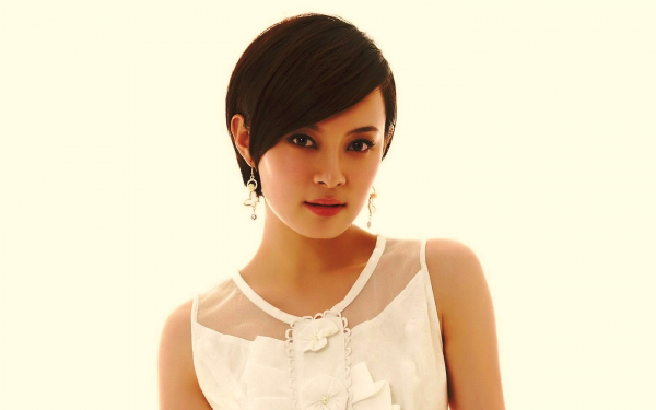 Симпатичная азиатка