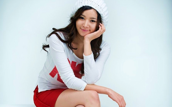 Азиатка в шапочке