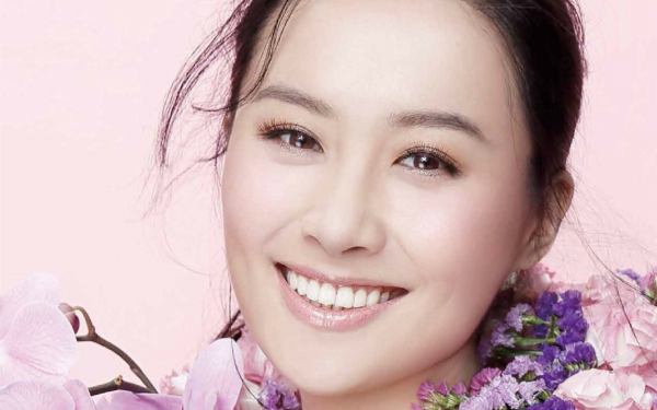 Улыбка азиатки