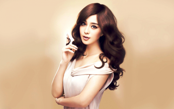 Красивая азиатка