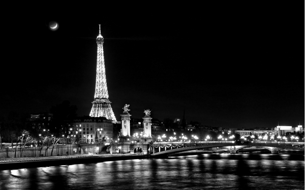 Ночь в Париже