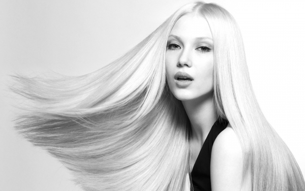 Портрет блондинки