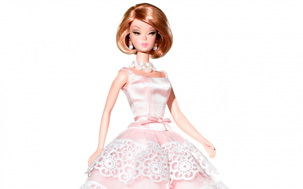 Барби в розовом платье
