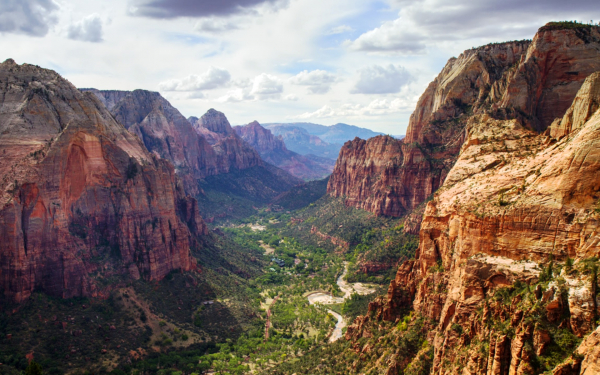 Каньон в национальном парке Зайон . США