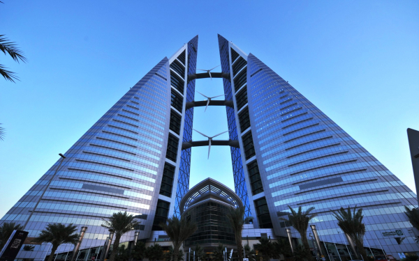 Бахрейнский всемирный торговый центр в Манаме. Высота 240 метров