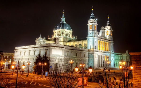 Кафедральный собор в Мадриде