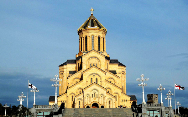Собор Цминда Самеба в Тбилиси