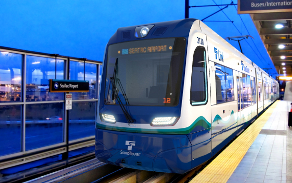 Электропоезд Siemens на станции