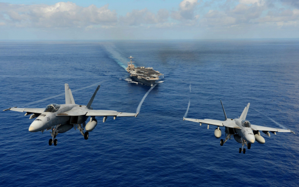 Американские истребители -бомбардировщики F-18