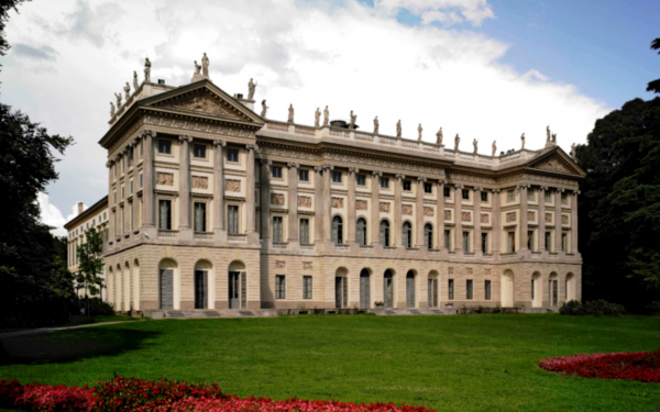 Галерея соременного искусста в  Милане