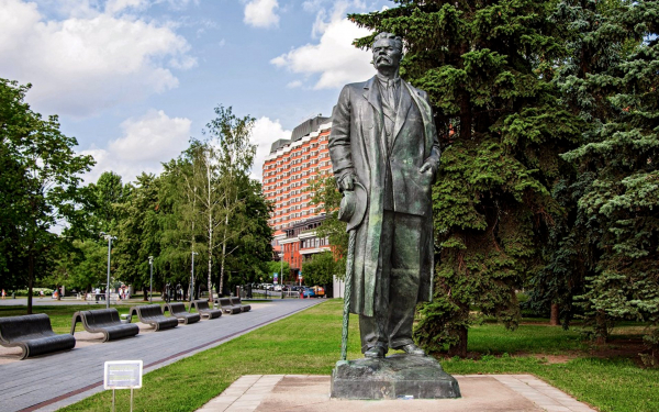 Памятник Максиму Горькому в Москве