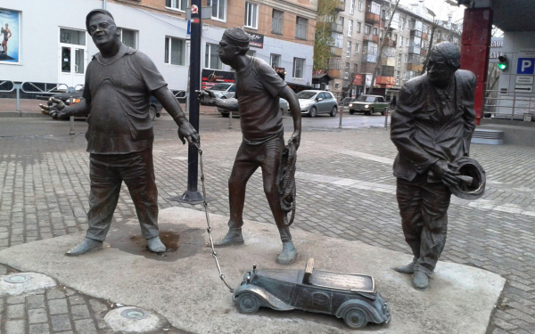Скульптурная композиция Трус, Балбес и Бывалый в Перми