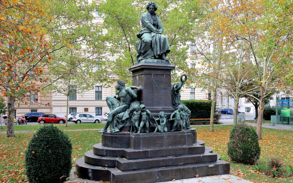 Памятник Бетховену в Вене