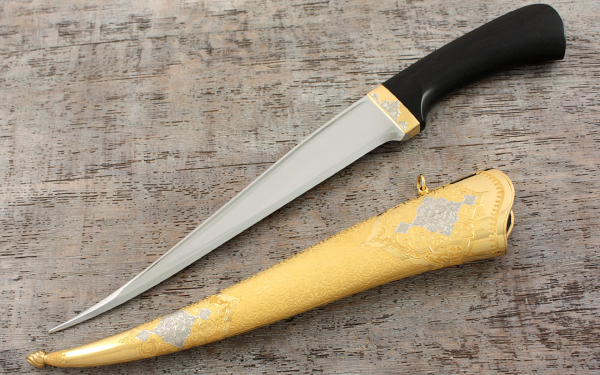 Острый нож и ножны