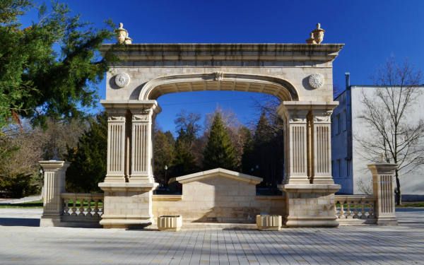 Арка в Горячем Ключе