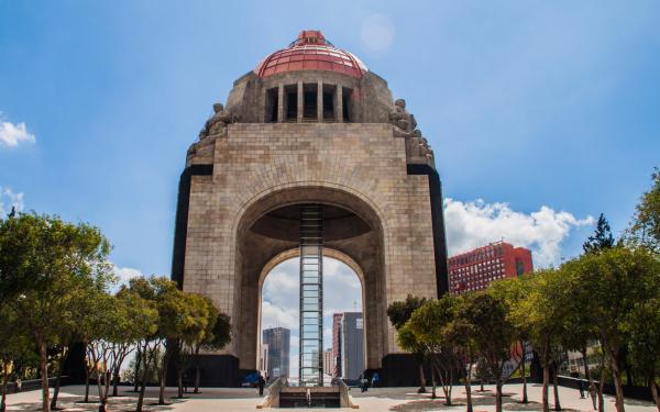 Арка революции в Мексике