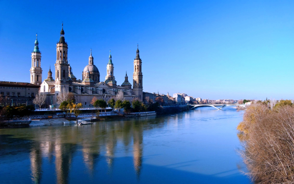 Река Эбро в Сарагосе, Испания