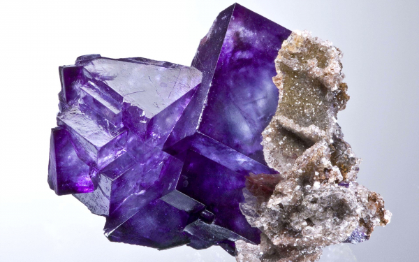 Фиолетовый флюорит