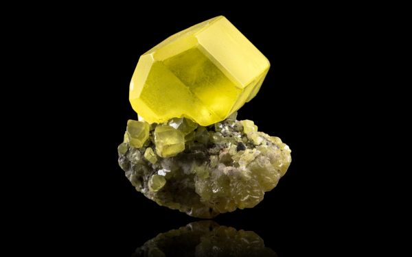 Самородок серы