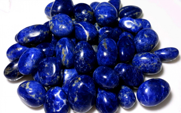 Синий содалит