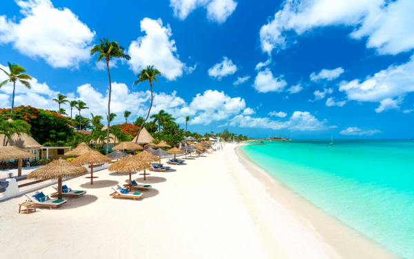 Красивый пляж