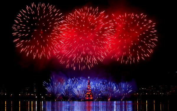 Новогодний фейерверк в Бразилии