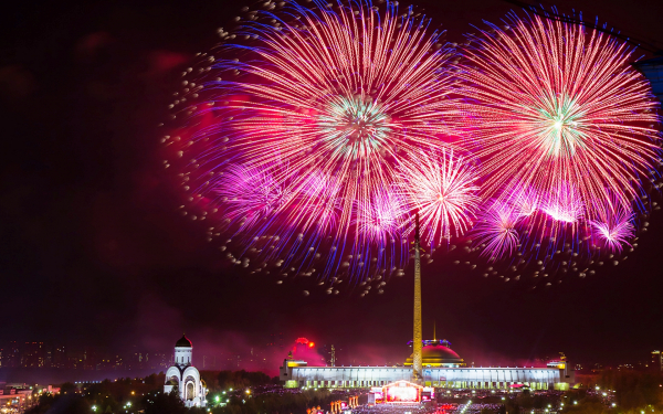 Салют 9 мая в Москве