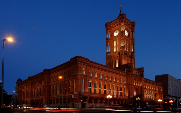 Красная ратуша в Берлине