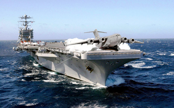 Джон К. Стеннис - американский авианосец, седьмой из серии типа «Нимиц»