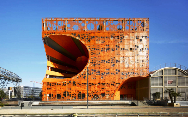 Оранжевый куб в Лионе
