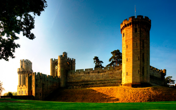 Башни Уорикского замка