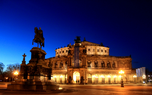Оперный театр в Дрездене