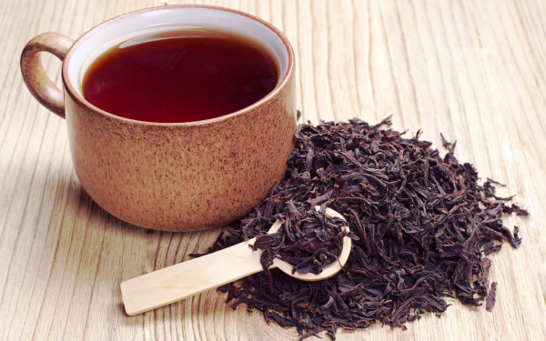 Чашка черного чая